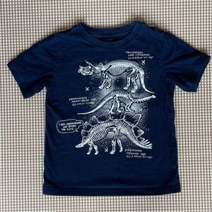 Dinosaur Skeleton graphic T-shirt. Size 4T
